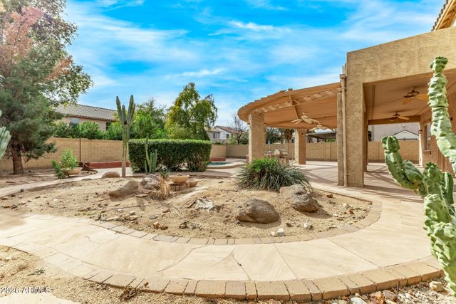 18115 W DIANA Avenue, Waddell, AZ 85355