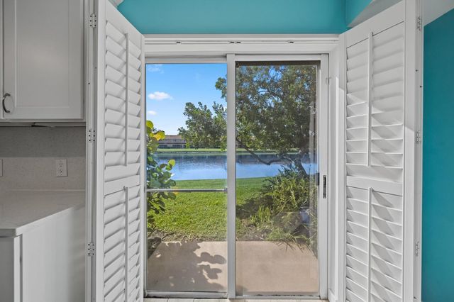 3486 Briar Bay Boulevard 101, West Palm Beach, FL 33411
