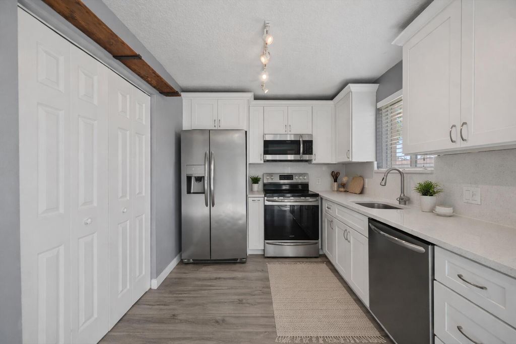 3486 Briar Bay Boulevard 101, West Palm Beach, FL 33411