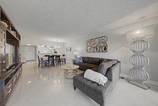 2701 S Palm Aire Drive 103, Pompano Beach, FL 33069