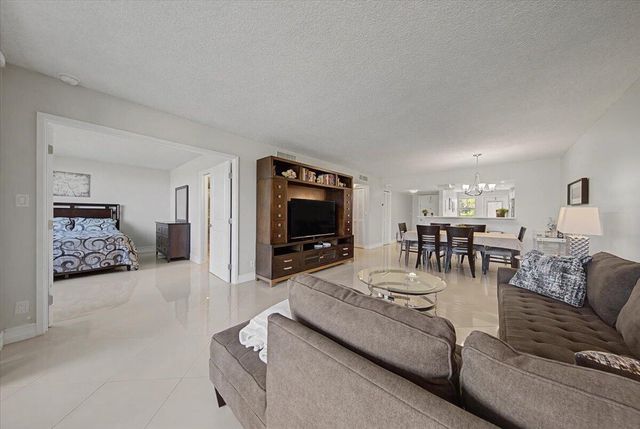 2701 S Palm Aire Drive 103, Pompano Beach, FL 33069