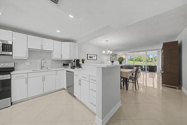 2701 S Palm Aire Drive 103, Pompano Beach, FL 33069