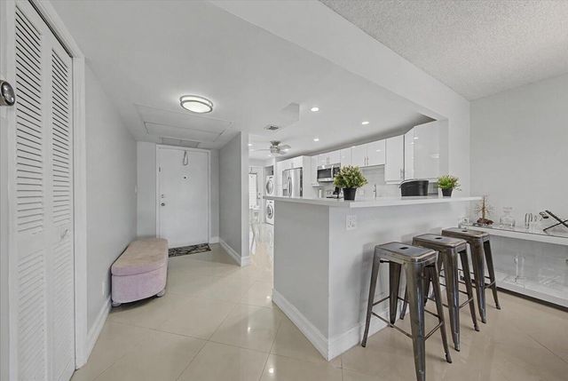 2701 S Palm Aire Drive 103, Pompano Beach, FL 33069