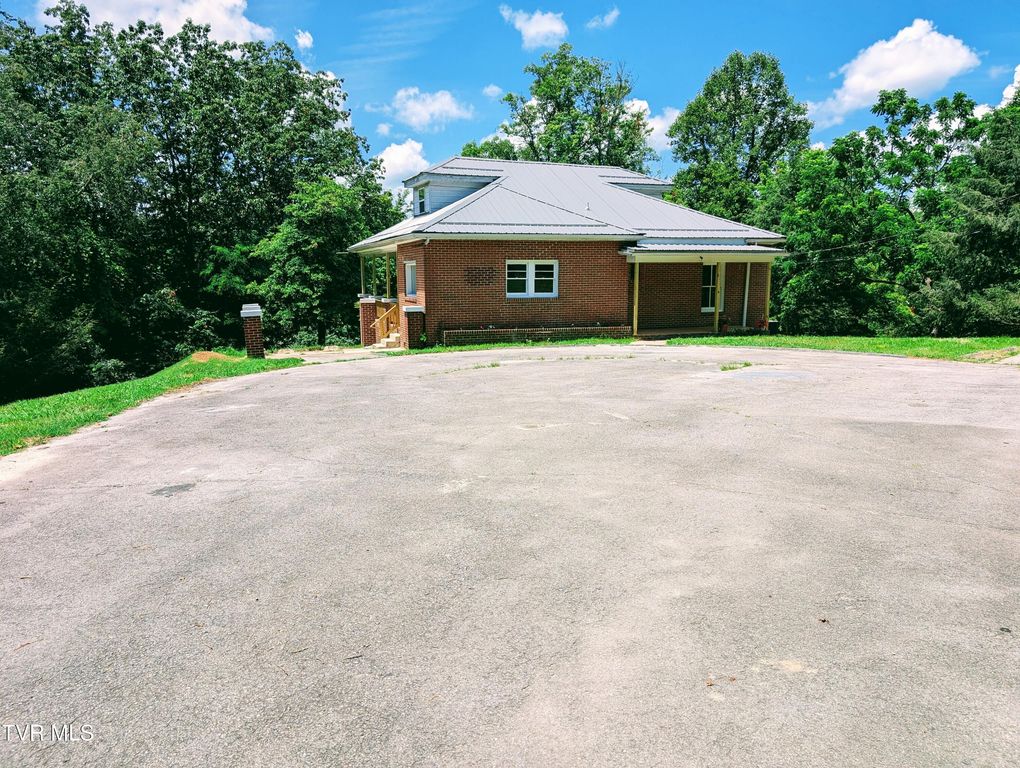 111 Factory Drive, Clintwood, VA 24228