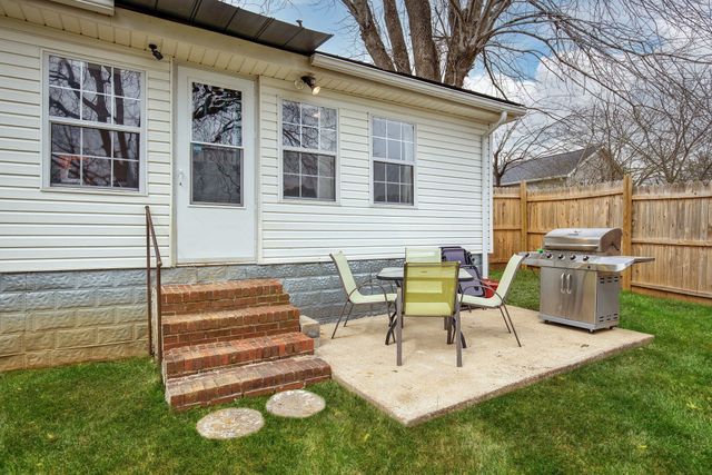 1899 Cherry St, Columbia, TN 38401