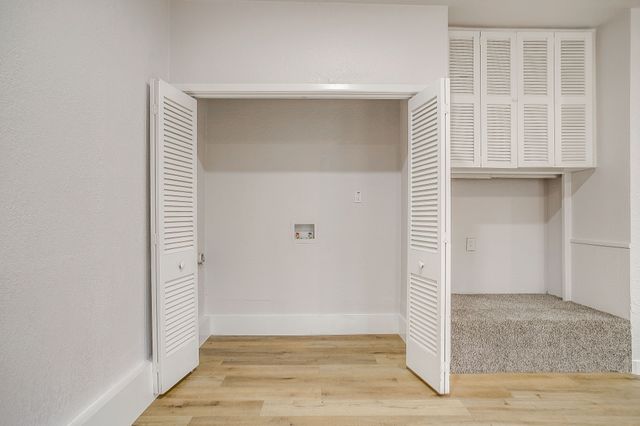 422 W Wilson Street, Cleburne, TX 76033