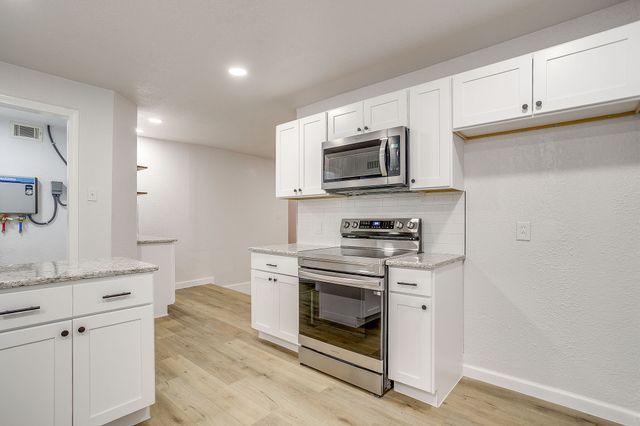 422 W Wilson Street, Cleburne, TX 76033