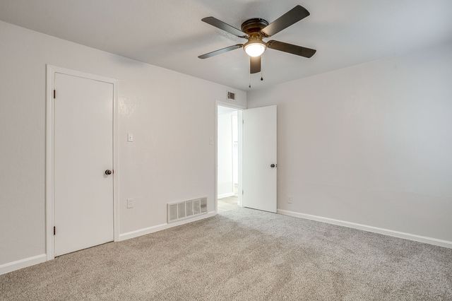 422 W Wilson Street, Cleburne, TX 76033