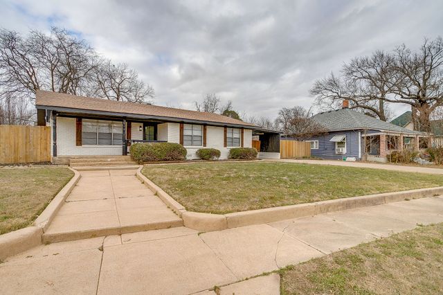 422 W Wilson Street, Cleburne, TX 76033