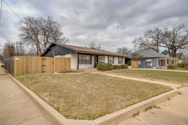 422 W Wilson Street, Cleburne, TX 76033