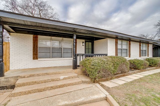 422 W Wilson Street, Cleburne, TX 76033