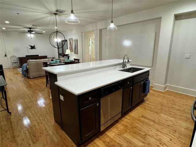 2208 Post Office Street 105, Galveston, TX 77550