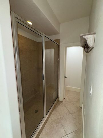 2208 Post Office Street 105, Galveston, TX 77550