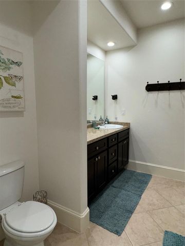 2208 Post Office Street 105, Galveston, TX 77550