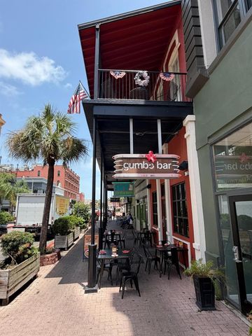 2208 Post Office Street 105, Galveston, TX 77550