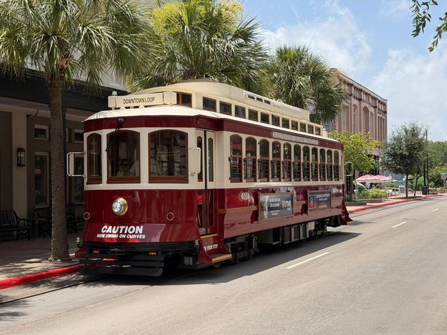 2208 Post Office Street 105, Galveston, TX 77550