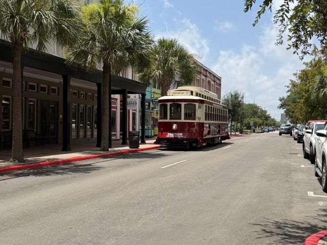 2208 Post Office Street 105, Galveston, TX 77550