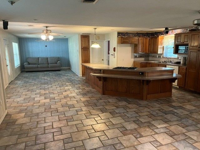 406 S Main Street, Euless, TX 76040