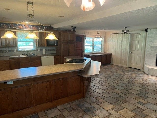 406 S Main Street, Euless, TX 76040