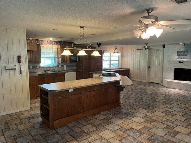 406 S Main Street, Euless, TX 76040