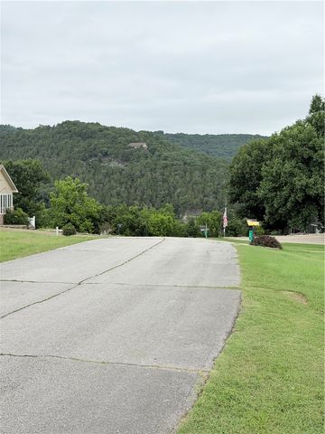 24 Appaloosa Drive, Holiday Island, AR 72631