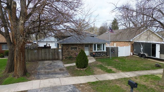 6140 W 99th Street, Oak Lawn, IL 60453