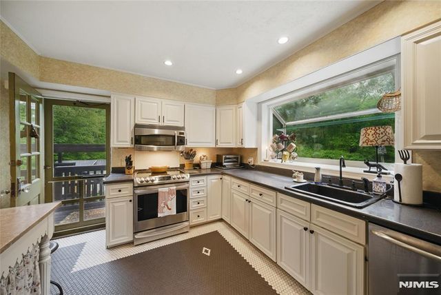 351 Franklin Road, Denville Township, NJ 07834