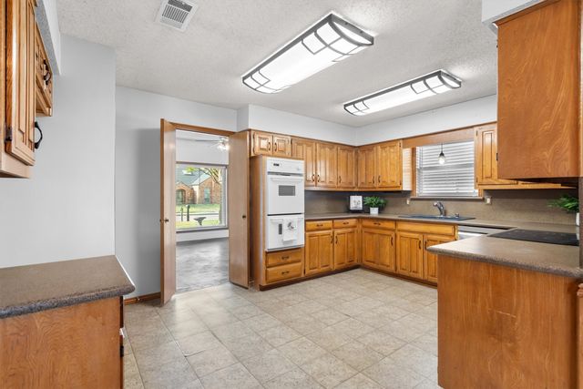 2315 Stone Glen Lane, Carrollton, TX 75007