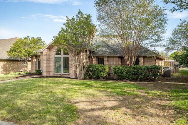 2315 Stone Glen Lane, Carrollton, TX 75007