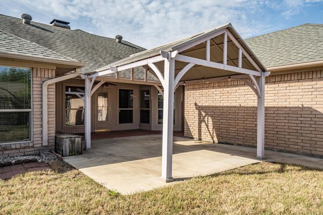 2315 Stone Glen Lane, Carrollton, TX 75007