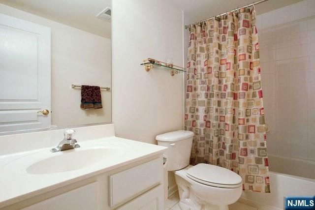 47 Mulberry Court, Paramus, NJ 07652