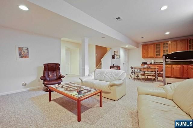 47 Mulberry Court, Paramus, NJ 07652