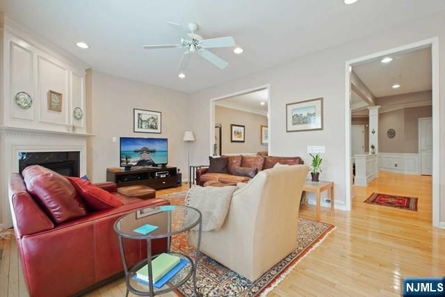 47 Mulberry Court, Paramus, NJ 07652