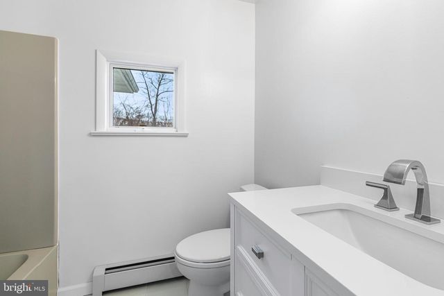 1090 ROZEL AVE, Southampton, PA 18966