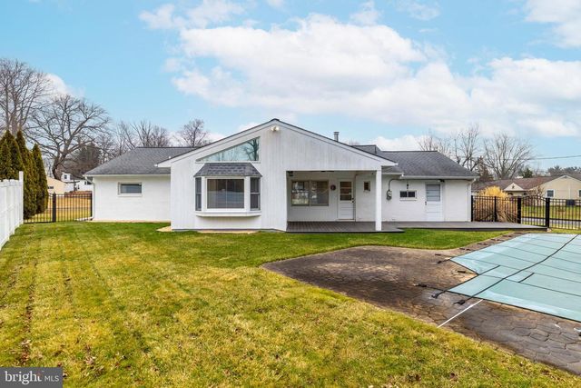 1090 ROZEL AVE, Southampton, PA 18966