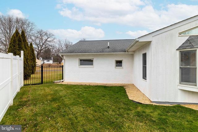 1090 ROZEL AVE, Southampton, PA 18966