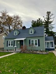 1704 S Warner Street, Bay City, MI 48708