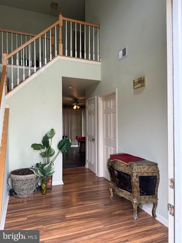 6 SKYHOOK CIRCLE, Woodbury, NJ 08096