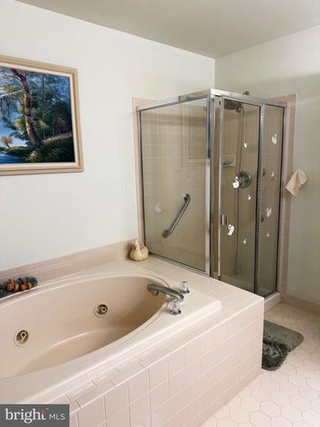 6 SKYHOOK CIRCLE, Woodbury, NJ 08096