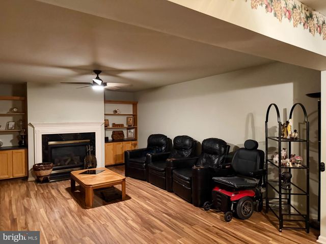6 SKYHOOK CIRCLE, Woodbury, NJ 08096