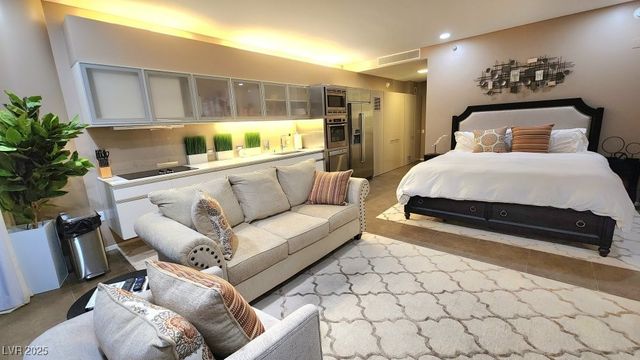 3722 Las Vegas Boulevard 809, Las Vegas, NV 89158