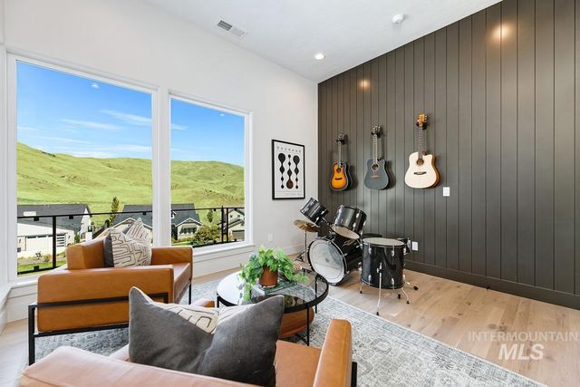 6062 E Marmount Ct, Boise, ID 83716