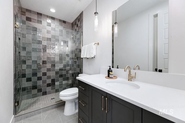6062 E Marmount Ct, Boise, ID 83716