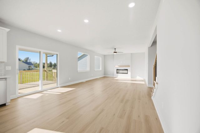 901 Walnut Drive, Norwalk, IA 50211