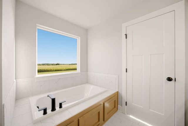 901 Walnut Drive, Norwalk, IA 50211