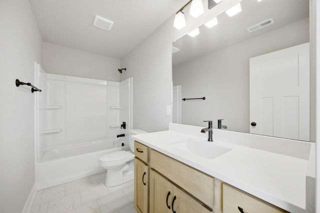 901 Walnut Drive, Norwalk, IA 50211