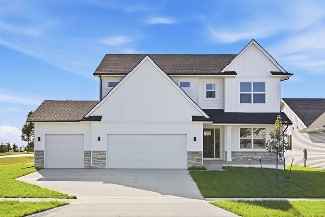901 Walnut Drive, Norwalk, IA 50211