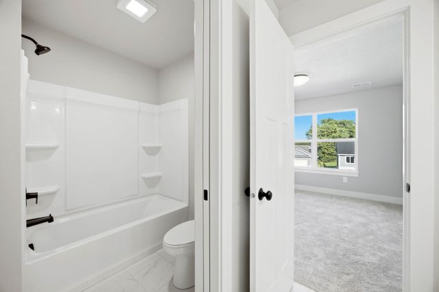 901 Walnut Drive, Norwalk, IA 50211