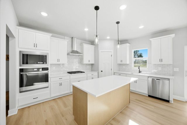 901 Walnut Drive, Norwalk, IA 50211