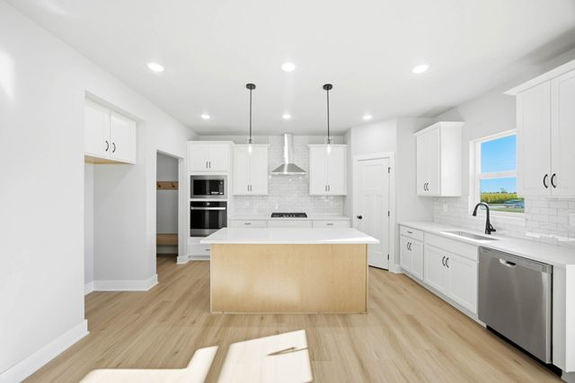 901 Walnut Drive, Norwalk, IA 50211